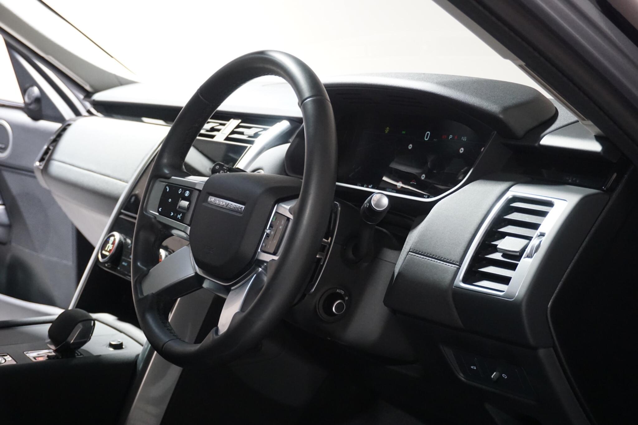 Land Rover Discovery 3.0 D300 MHEV SE SUV 5dr Diesel Auto 4WD Euro 6 (s/s) (300 ps)